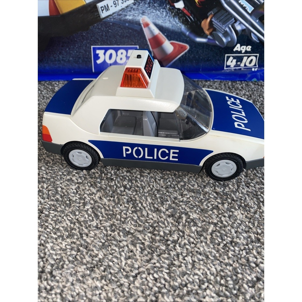 Vintage Playmobil Set 3085 Police Station Adventure Set With Extra People & Accs - Picture 16 of 16